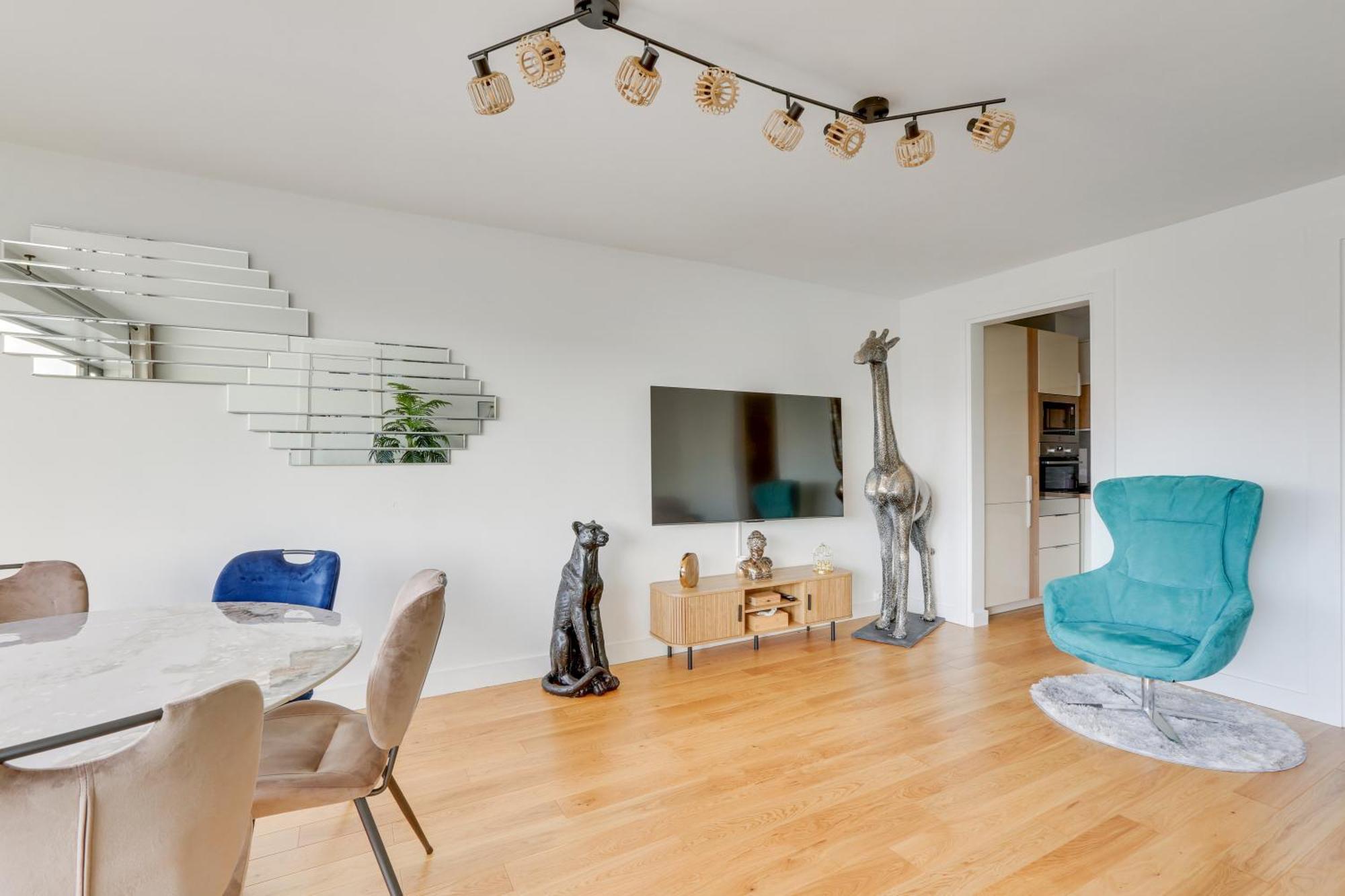 Paris Luxury Apartment 75M2 With Eiffel Tower View, 1 Min Metro, Parking エクステリア 写真